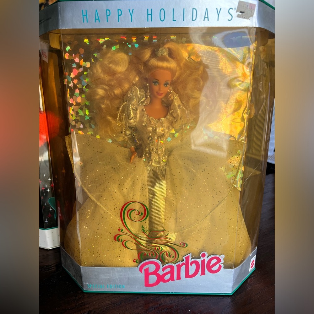 Vintage 1992 HAPPY HOLIDAYS BARBIE NRFB NEW UN-USED
